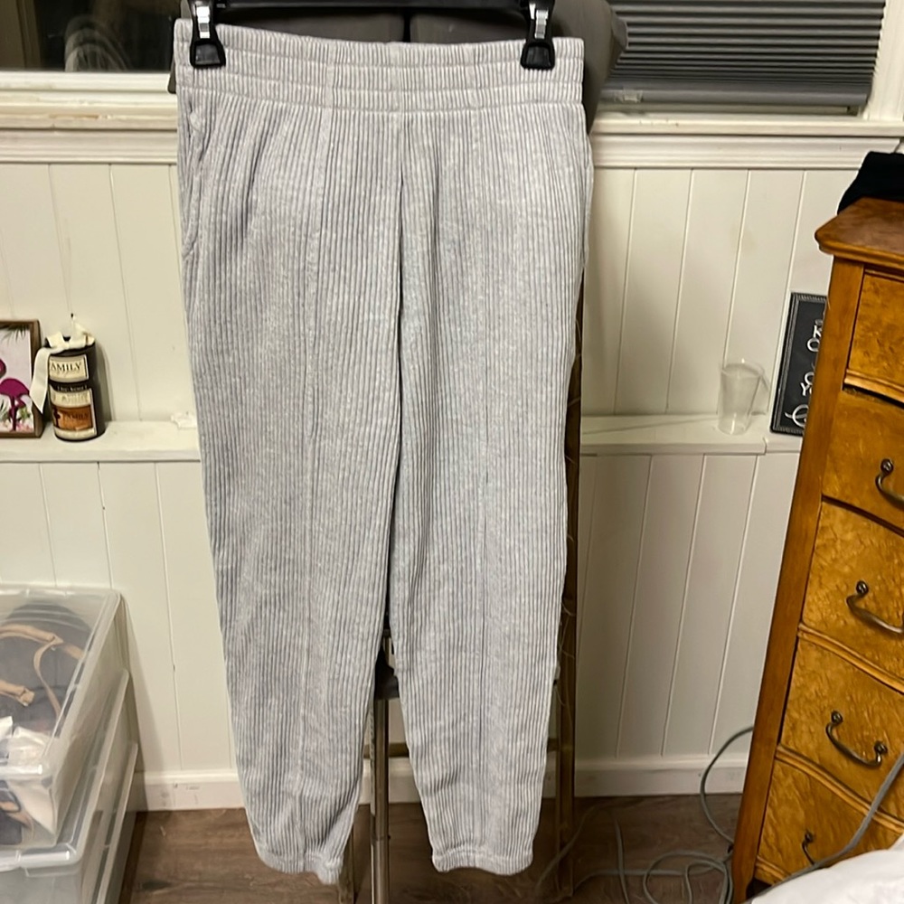Forever 21 Women’s Size Small Heather grey ribbed sweatpants